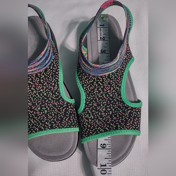 TRAQ by Algeria Dream Knit Sandals Sz 38 US 8 - Picture 5 of 10